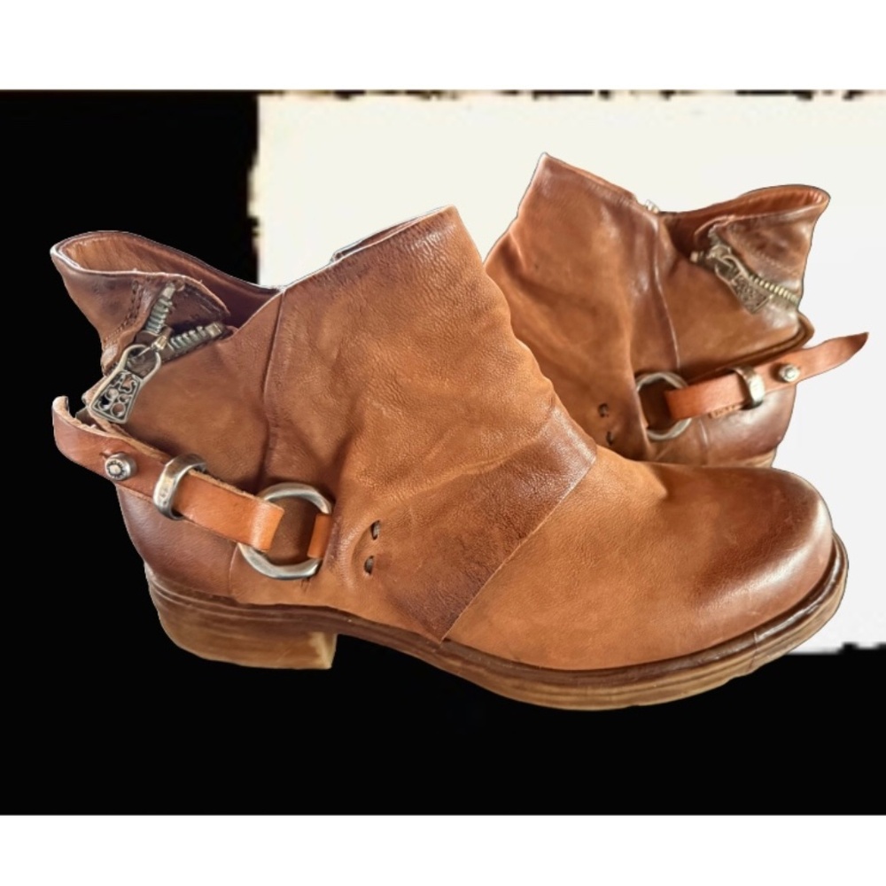 AS98 BROWN LEATHER MOTO ANKLE BOOTS